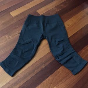 Lululemon cropped leggings!